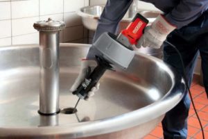 Elektrický krtko na prepchávanie odpadového potrubia Elektrický krtko na prepchávanie odpadového potrubia